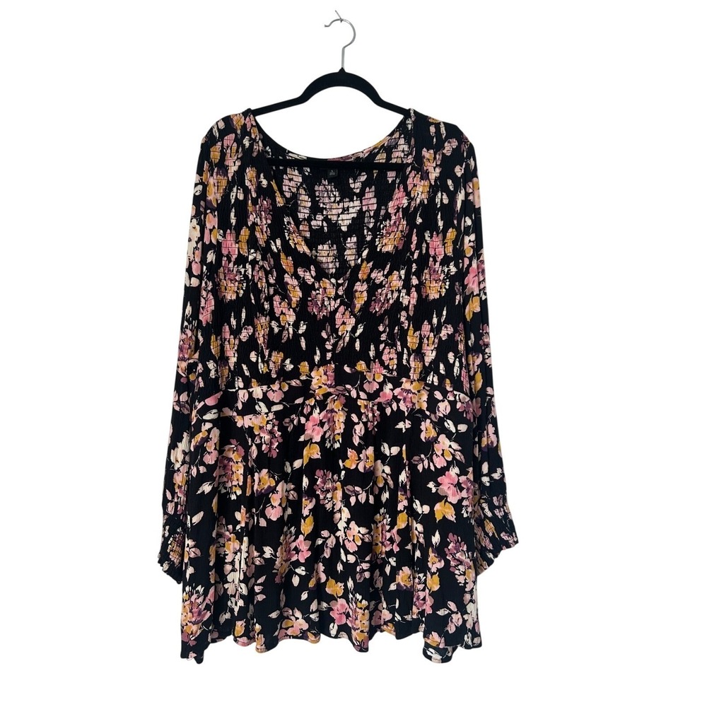 Torrid Black Pink Floral Smocked Bodice Babydoll Blouse Size 5X‎ Deep V-Neck